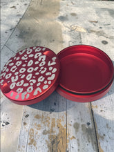 Load image into Gallery viewer, Nicotine Pouch Tin | Snus Tin | Cheetah Print | Aluminum Travel Tin