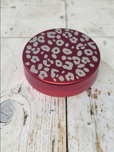 Load image into Gallery viewer, Nicotine Pouch Tin | Snus Tin | Cheetah Print | Aluminum Travel Tin
